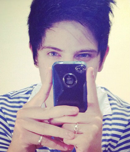 Só tenho olhos para te ver, só tenho ouvidos para você, só tenho boca para dizer que sem teu amor não sei viver. @CHRIS_LEAO