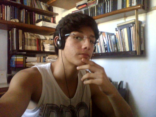 sou um cara descontraido, e amigo de quem é meu amigo;P