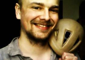 Ich bin ein vielseitiger Online-Autor, der aus Spaß am Schreiben schreibt!
Meine Geschichten auf Wattpad: http://t.co/KHOQNOXiEi
