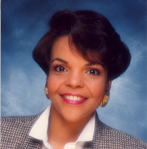 RobinSmithKMOV's profile picture. Robin Smith is an Emmy award-winning News Anchor and Emmy award winning Reporter. The Edward R. Murrow award recipient joined KMOV TV On June 1, 1978.