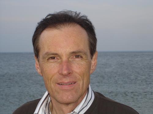 Danish journalist, American correspondent for Danish daily Information and author of 3 books.