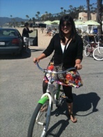 mounikatron's profile picture. I'm a whole lot of things, half of which I haven't figured out yet.