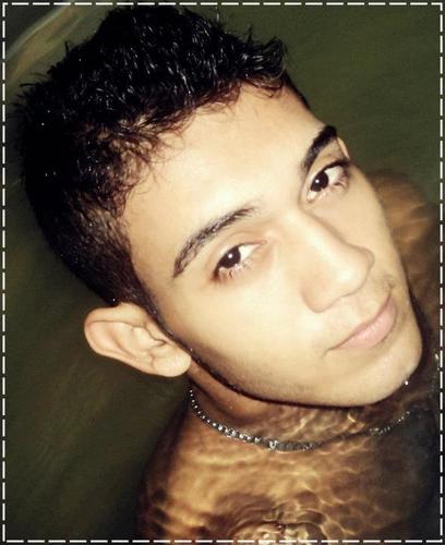 http://t.co/0sZ0D3QK8t ~~ Quer saber mais sobre mim ?! Faz perguntas la pra mim uaii xD