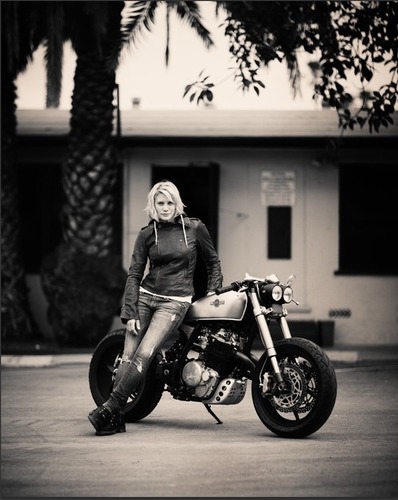 Former Marine, current referee for @PHWOfficial. I like loud bikes, and loud guns, BBQ, and... ridiculous music and shiny clothes. Don't judge me. [fictional]
