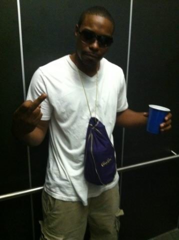 fuck u or follow me!!!!!! #TeamHu$tleManiac$ #ConcreteCircle