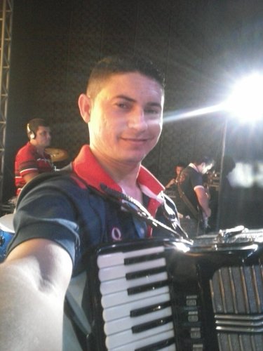 twitter oficial do altual sanfoneiro da banda @garotasafada