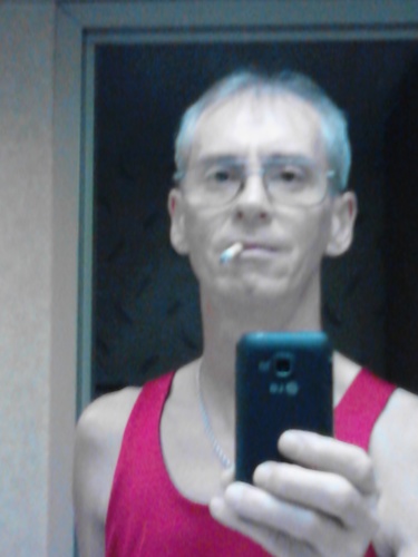 married to the love of my life @dignscooby one son Kyle Douglas.conservative,gun owner,#resist44 love the LORD,FNC,and my pittsburgh teams pit bull, 4cat daddy