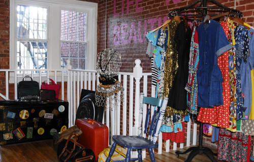 Washington D.C. Consignment & Vintage Boutique. Loves Cafe Sorriso...yummmmm