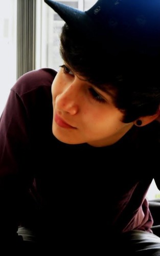Sou uma fã louca pelo @guu_silveira Tenho muito mais muito ciumes dele. desde:10/11/11
