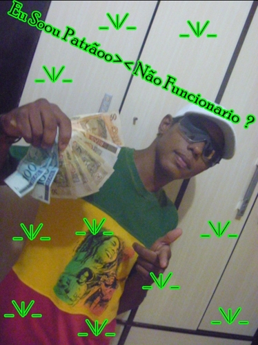 ' pra quer ter olhos verde, se o vermelho do meus olhos vem da natureza ' _\|/_ Queeroo Doooh' Booldoo