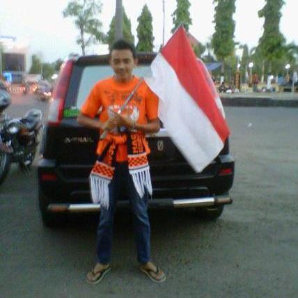 GUE BUKAN PREMAN .. 
GUE BUKAN JAGOAN .. 
TAPI KALO RIBUT GAX PERNAH PANGGIL TEMAN ... 

#SALAM JEMPOL TELUNJUK#