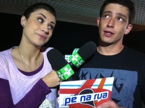 Gabi e João saem num rolê pelas ruas para saber a opinião da galera sobre os mais variados assuntos.

Segunda a Sexta 19h15 e Sábado às 15h30
