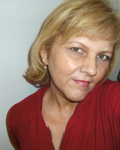Novata no twitter, viciada em Bon Jovi, follow me ;D