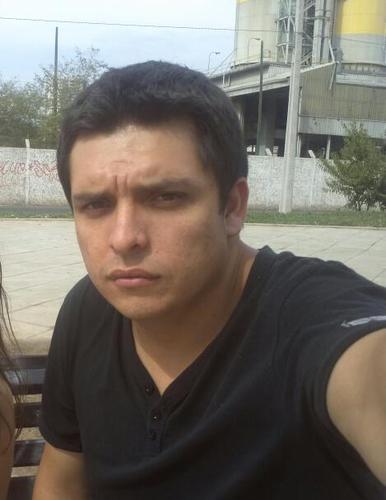 Actualmente trabajo y estudio, soy Encargado de Costos y estudio Auditoria en la Universidad Nacional Andres Bello.