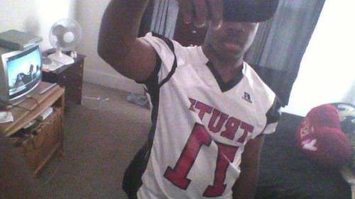 swaqqtoi's profile picture. A BLANK BIO IS A HAPPY BIO