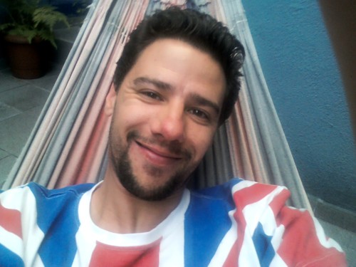 Dificil descrever basta me conhecer!