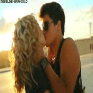 Amor de Fã não enfraquece,não deixa de existir,não se compara,não se explica,não se define e não se limita #RBREver Ofc pelα @rebeccakandies e @_NinaOficial_ ♥