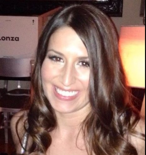 Gwen_Evenstar's profile picture. Libertarian, skier, foodie, singer, bowler... yorkie mom :)