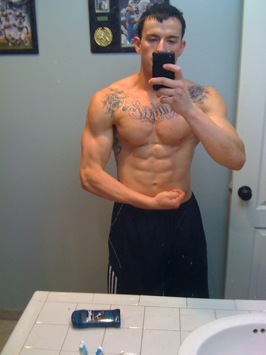 Military guy, Play football, Bodybuild, Play lacrosse, Ride motocross, love the outdoors!!!