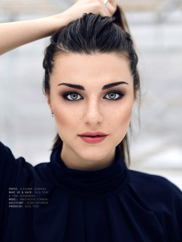 Жыныстық қолдар Шабнами Сурайоның жалаңаш суреттері