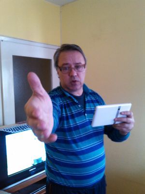 Rodjen sam 1979, od majke Slobodanke i oca Mihajla. Zavrsio sam Ekonomski fakultet u Nisu. Volim ljubav, muziku, mob.tel. internet, film, nove tehnologije...
