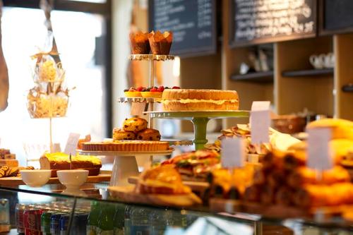 We cherish incredible, seasonal food with a bias towards British & Italian producers. Food is available inside, on the terrace or delivered to your office.
