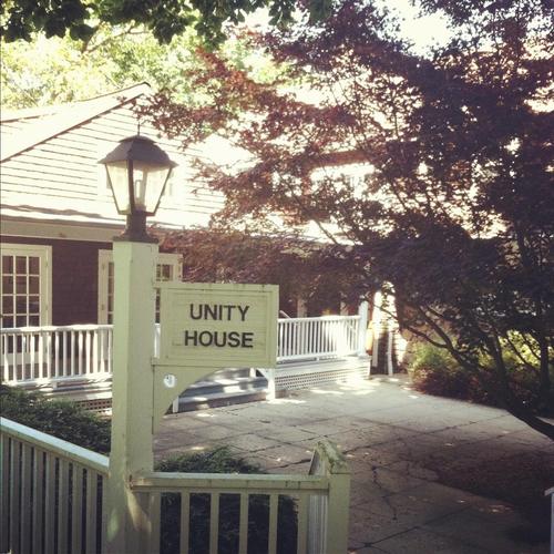 The official twitter feed for Connecticut College's Race & Ethnicity Programs. Follow us for updates on Unity House events, programs, stories and more! 🏠
