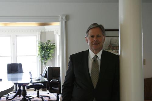 Trial lawyer representing individuals in personal injury and divorce disputes and businesses in commercial litigation