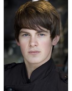 My name's Vitos)I'm 18.I like music Brad Kavanagh)))Live in Seul)I love the HOA)Doing parkour.
