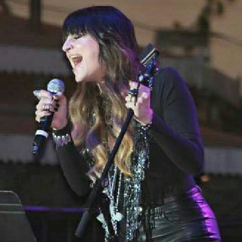 We love Juliet Simms! ♥ This is one of the Asia's fanpage for fans to interact & talk. ♡ Follow our private account @rara_simms & @BamitsAnna123