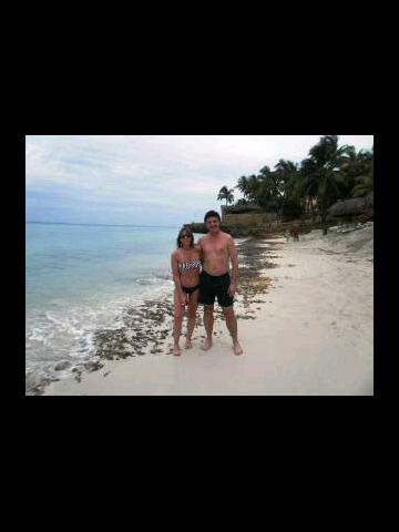 Yotupetalo's profile picture. Poeta; Mamá; Amo la bici, la Música, Bailar el tango y a Darío; Colgada; Versátil; De la academia y sabinera a morir!