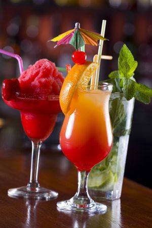 SITIO AGRADABLE PARA COMPARTIR  ENTRE AMIGOS, GRAN VARIEDAD DE BEBIDAS Y EXCELENTE ATENCION abierto de lunes a domingo de 1pm a 1 am
