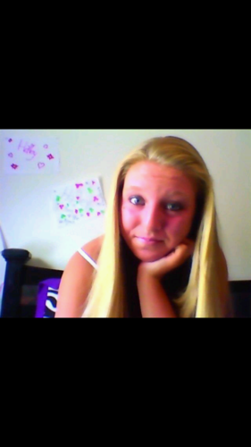 Jennifer Aniston is my inspiration :) Justifer ;D My real names Hailey Hagerman :) Florida Baby;)