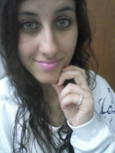 Garota do sorriso maroto :)~ no peito eu levo uma cruz, no meu coração !