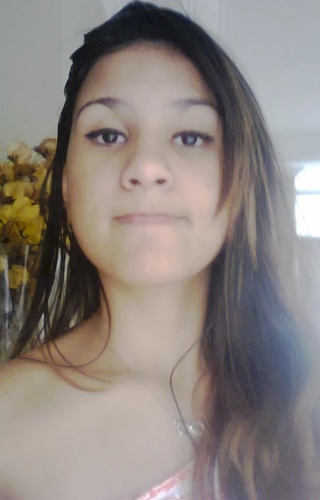 Canceriana,16 anos,ciumenta,irônica,palhaça e educada quando quer ser. Essa sou eu, sem mais.
contatos: khetellen_oliveira@hotmail.com & 011-951605283 (tim)