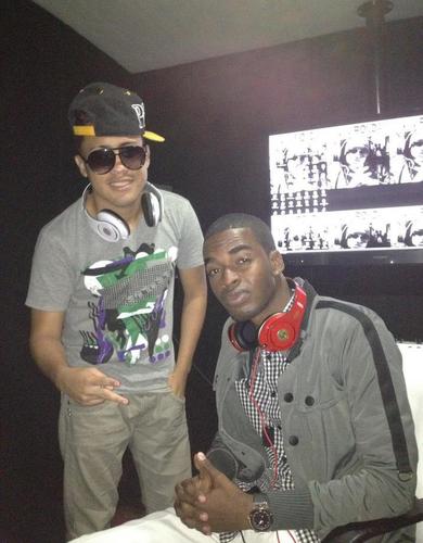 Artista Urbano Exito (Ganas De Verte) FT @kevinroldan
(57) +314 707 5079 BOOKING: Jader Castro. call me SaylorMoon latino