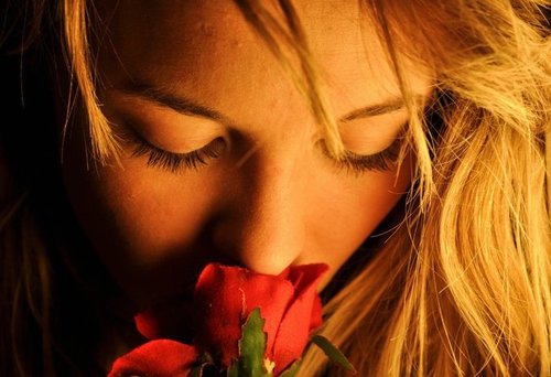 Its_EmilySummer's profile picture. Emily Summer -just love me! That quiet beautiful girl who nobody sees! 6th year Hufflepuff- waiting for her time to shine! Single Multi HP RP.