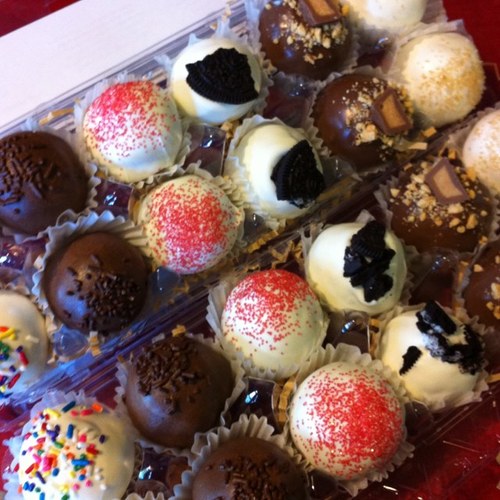CathysCakeBites's profile picture. Cathy’s Cake Bites are artisan cake truffles withrich fillings like chocolate fudge, caramel, or cheesecake.  Make your life sweet...it's a piece of cake!