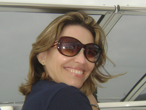 Consultora de Mkt e Comunicação e Vendas.