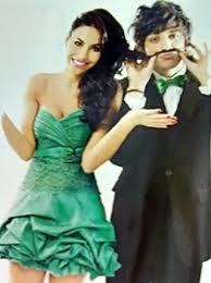 amo a record principalmente sabado apartir das 19:00hrs eu amoooooooooooooooo compor musicas se alguem quiser musica em portugues eu escrevo em