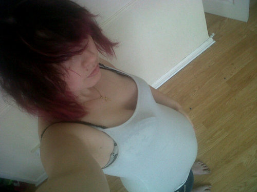 I'm 20, have 2 kids and in a relationship xx love music and I'm random as #TeamFollowBack