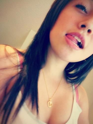 Sigueme no te arrepentiras.. #Capricornio y #Colombiana como un putas!. AGALE CON CONFIANZA QUE YO NO MUERDO http://t.co/IjL7YgkmsD