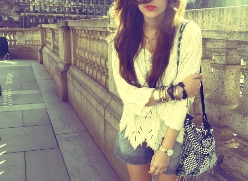 Previous BLOGGER. I'm just a girl living her life to the fullest!! LIVE.LOVE.LAUGH 3