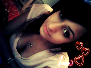 Sou uma menina um pouco timida, bincalhona, esperta, fiel, simpatica, engraçada e o principal Loca, mas encantadora!!!