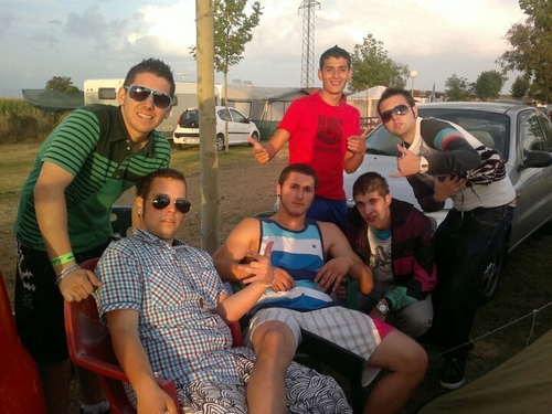 varas10_dandy's profile picture. Nos queda poco, los mejores mueren jóvenes..