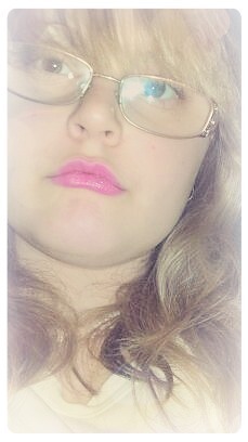 loves disney,musie,movies,shopping,and school