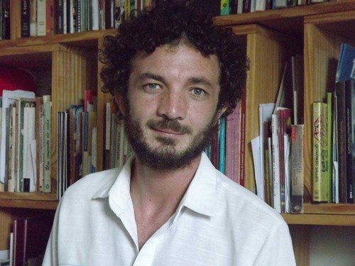 Artista/educador, blogueiro, ativista cultural, poeta, artesão, pedagogo, integrante dos coletivos Camaradas, PIA, CUCA, Desmascarados e da Rede Misturados