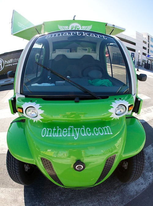 OnTheFlyDC's profile picture. Environment loving, socially responsible, health conscious guys bringing fresh food to those on the go with our smartkarts®