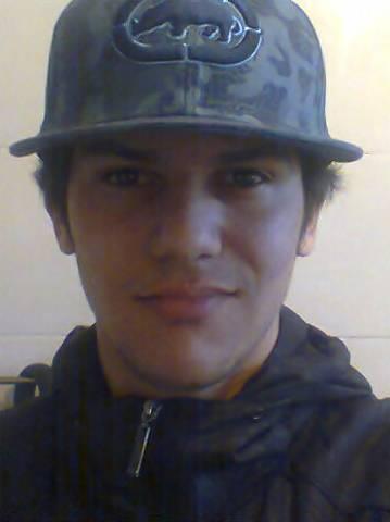 ☯  Bom mesmo é ir a luta com determinação. Abraçar & viver oque á vida me apresentar de melhor !      Fé em Deus.