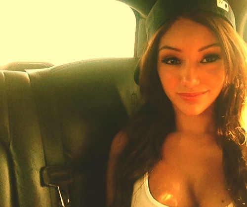 BrokenFakee's profile picture. The prettiest of smiles hide the darkest of secrets.
~*ROLEPLAY*~